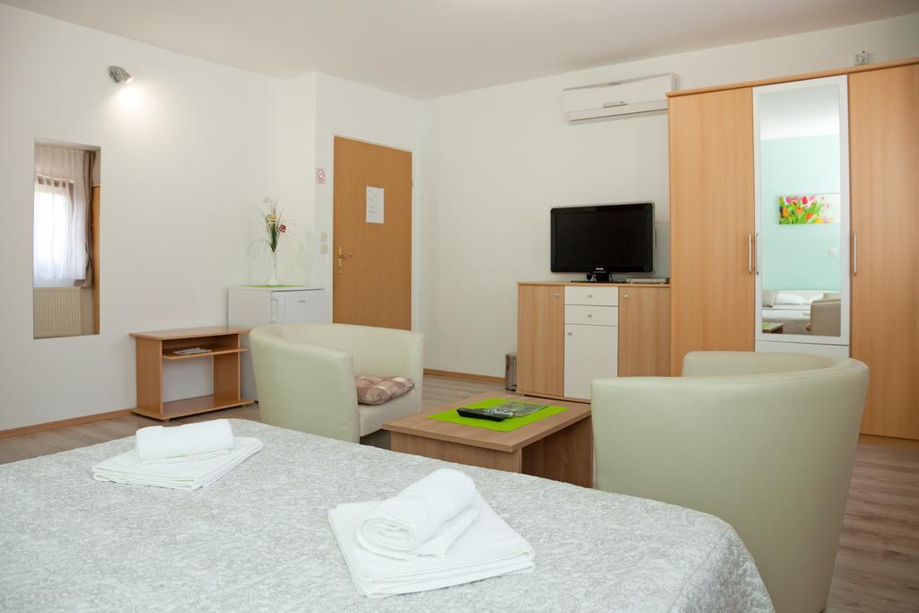 Guest House Ljubica 라스토바카 외부 사진