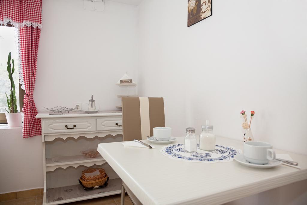 Guest House Ljubica 라스토바카 외부 사진